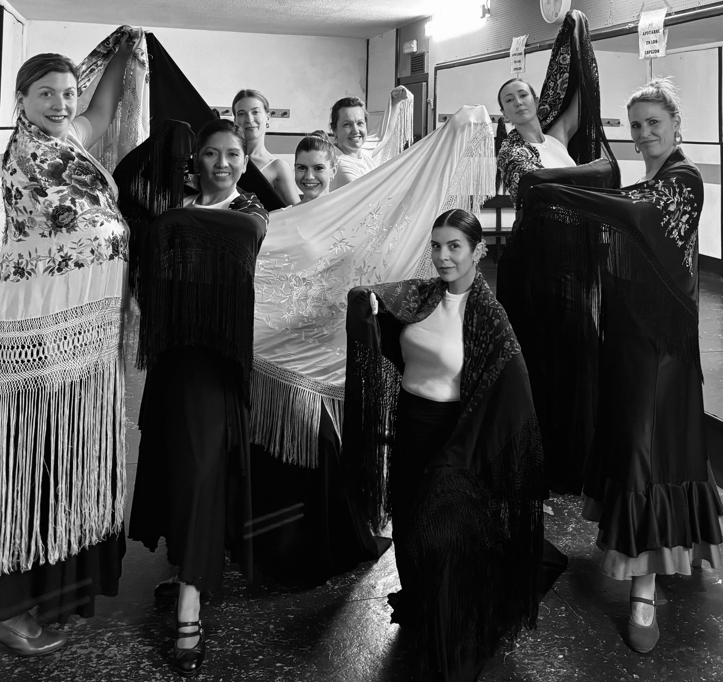 Descubre el arte del flamenco en Madrid: Clases regulares en nuestra escuela